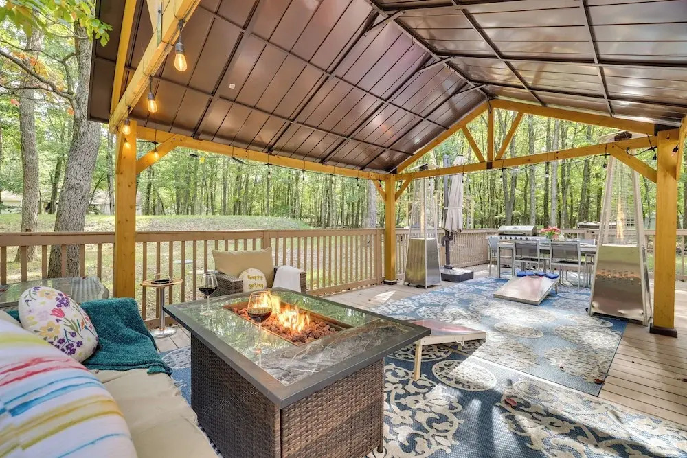 Game Room + Home Theater! Immaculate Poconos Lodge