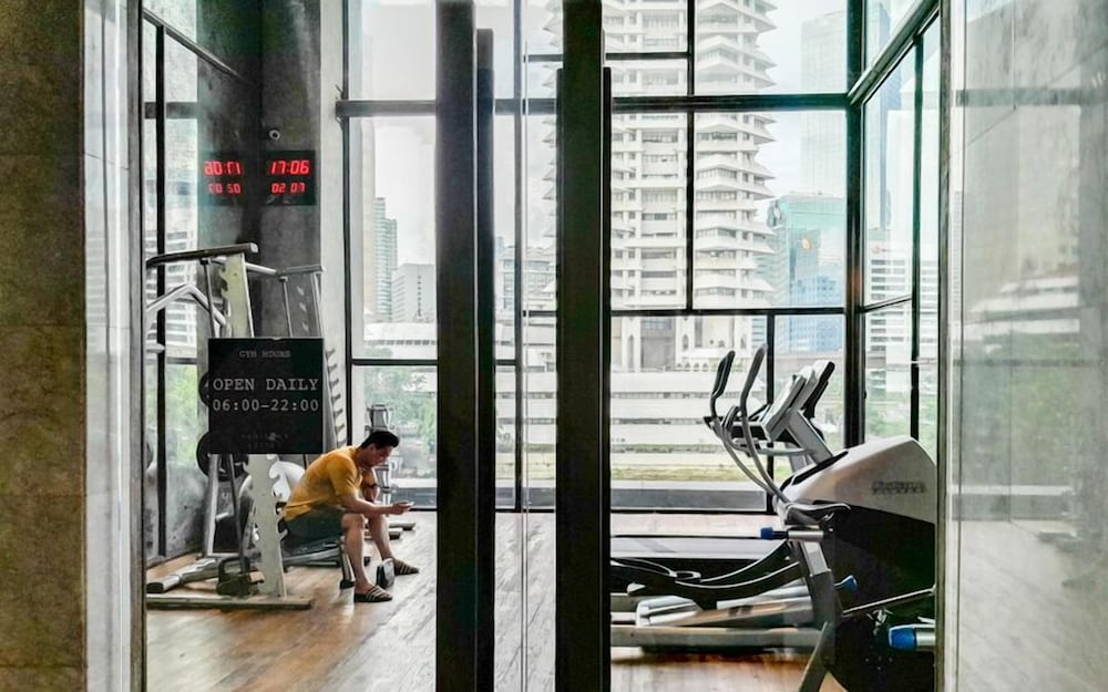 Urban Grey 1Br At Sudirman Suites Apartment