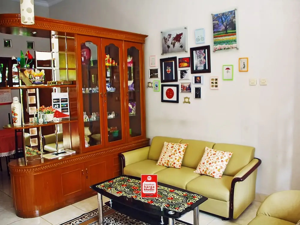 NIDA Rooms Gang Merpati Condong Catur