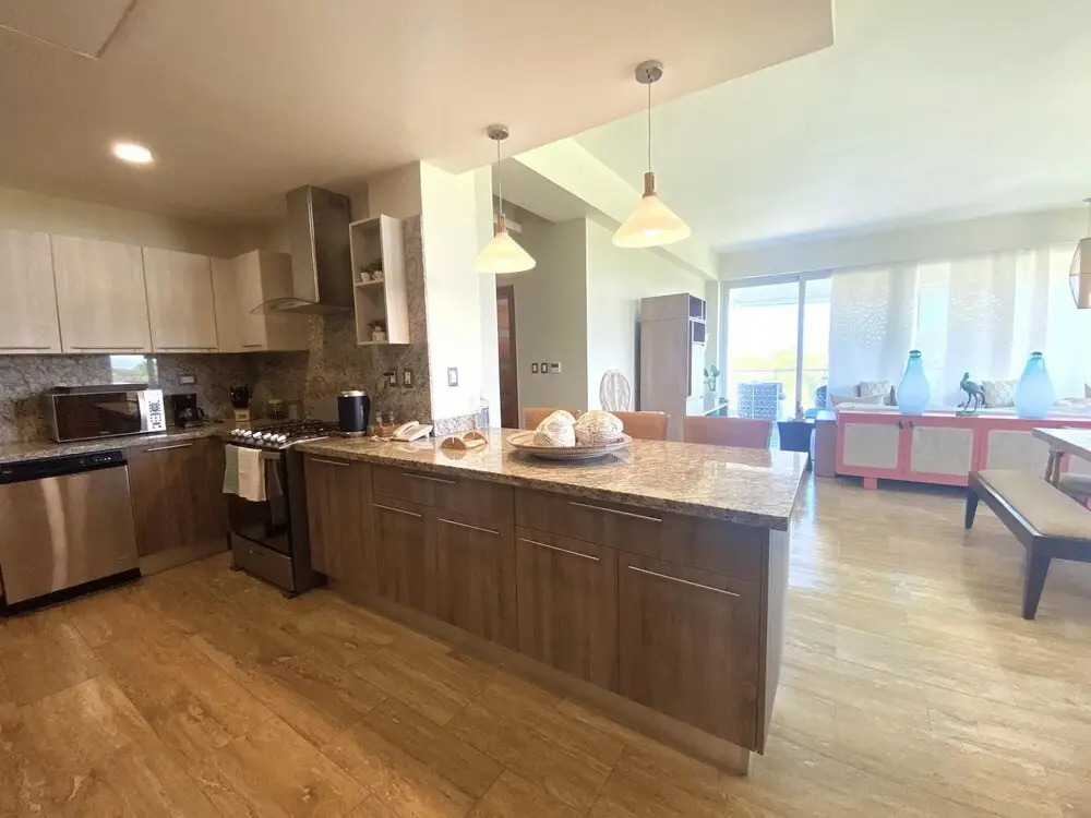 Georgeus 4BR Apartment at Blue Jacktar