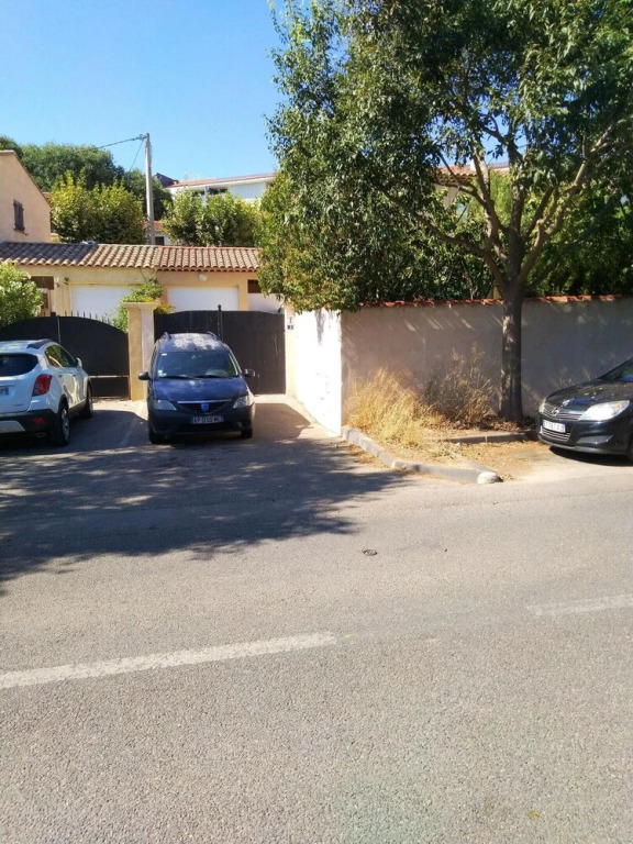 Studio in Marseille, With Pool Access, Enclosed Garden and Wifi - 11 km From the Beach