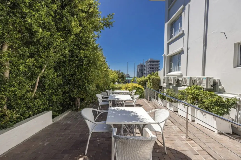 Seaview Bliss a Sunny Apartment and Pool