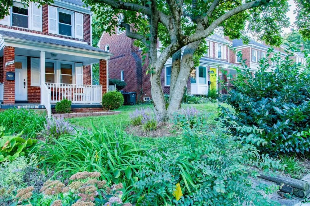 Pentagon City Homestay Parking Available