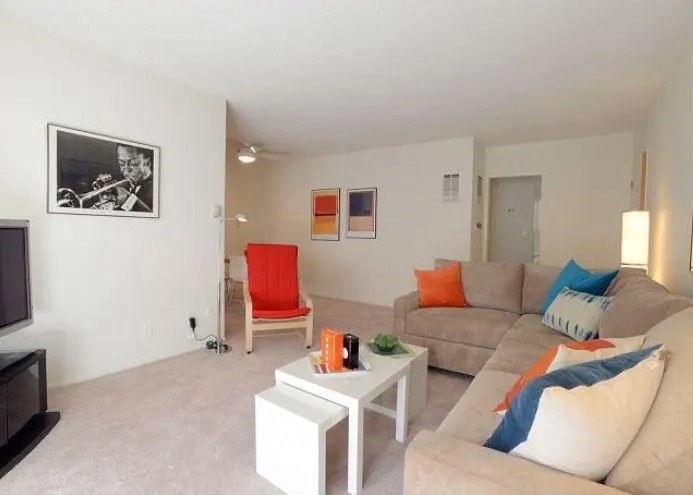 Beverly Center One Bedroom Apartment