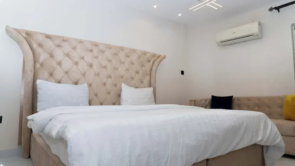 Oasis hotel and suites