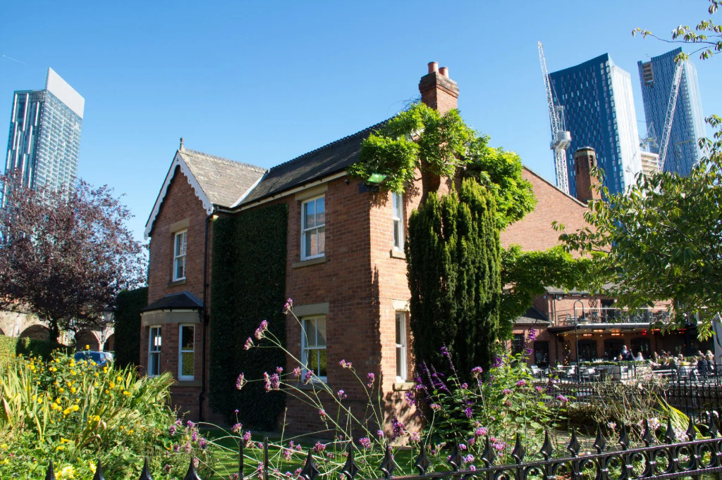 Lock Keepers Cottage - Detached House in the City