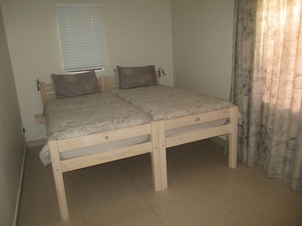 At Rosies KiteHouse Backpacker-Hostel-direct bookings only