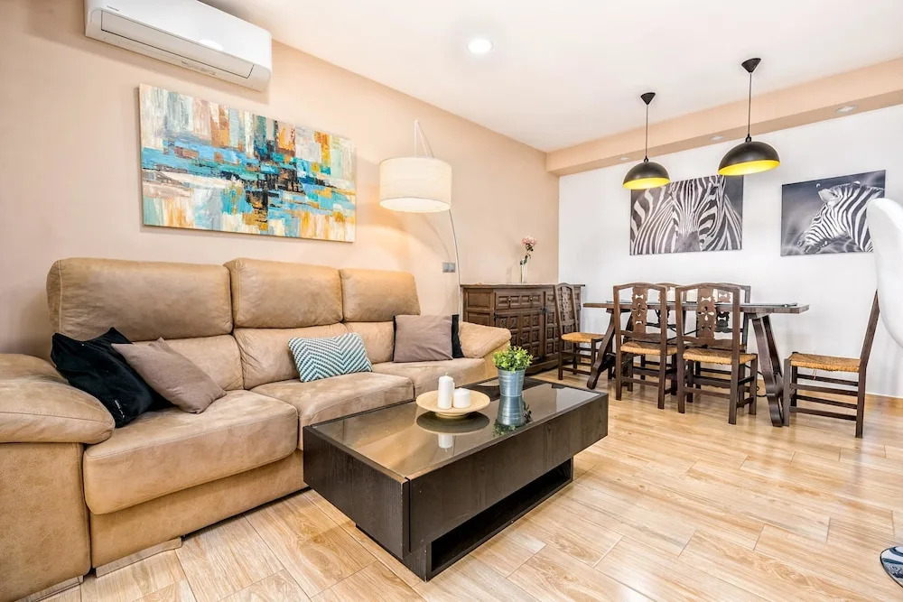 First Line Fuengirola Marina Apartment with Stunning Sea Views