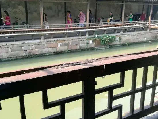 Dongxu Waterfront Hostel