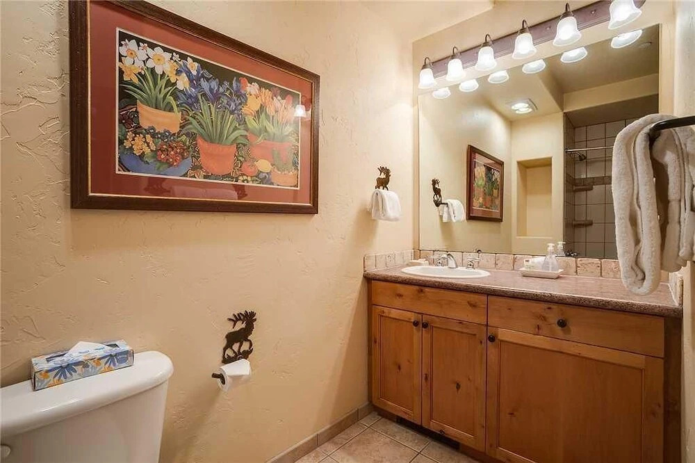 Tl2310 Spacious top Floor Residence! Winter Specials!