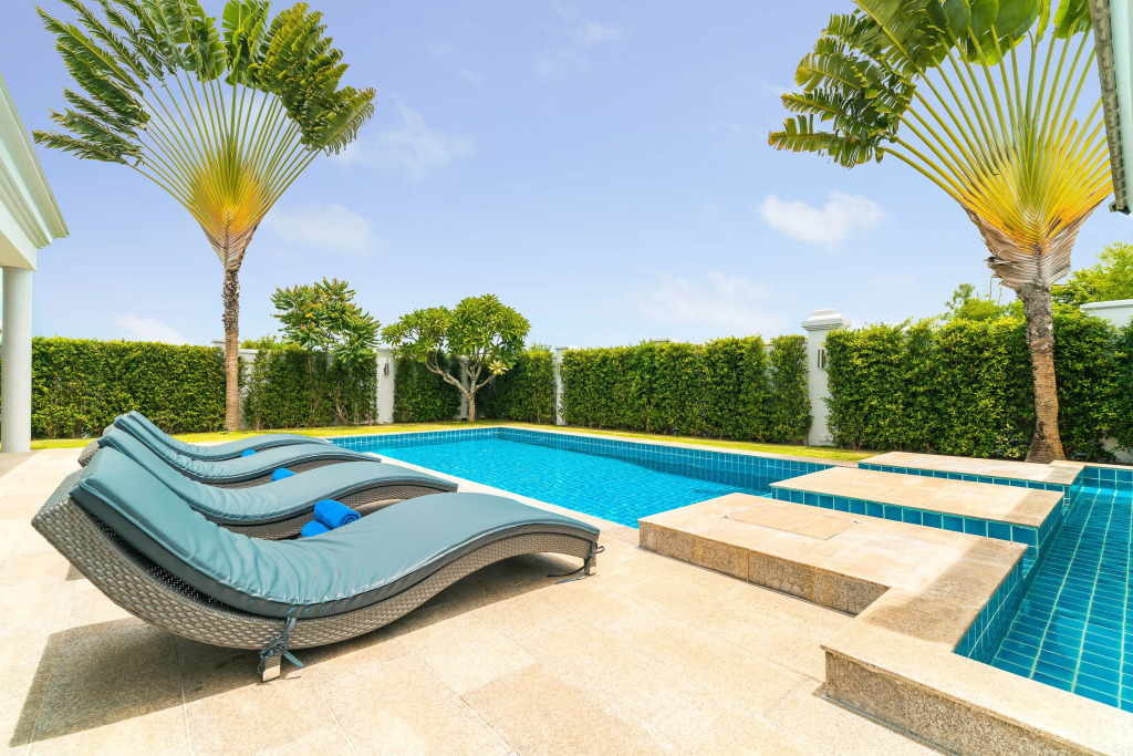 Luxury Pool Villa 608