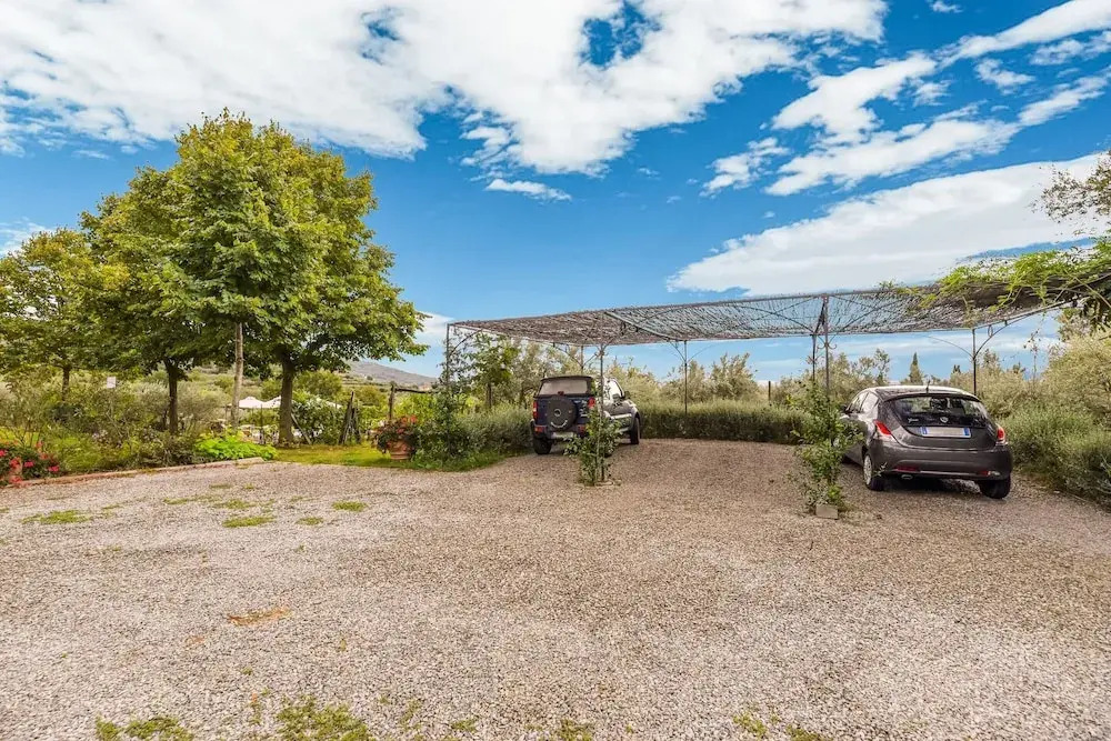 Villa With Private Pool, 3 km From Cortona, 3 Apartments