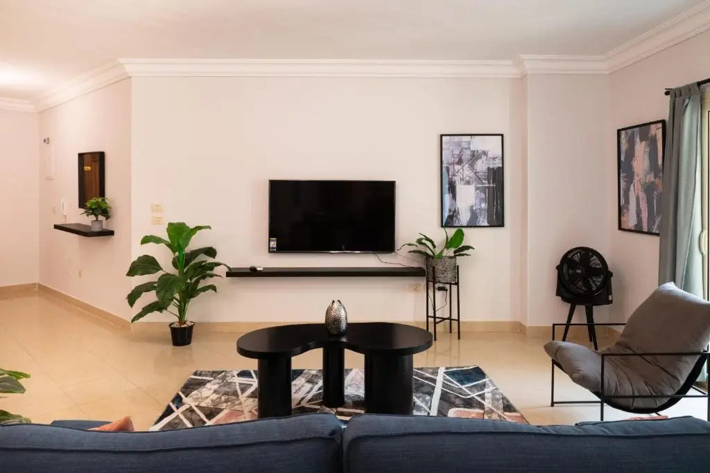 Distinct & Decent 2 BDR Apt Steps From Nightlife and Airport