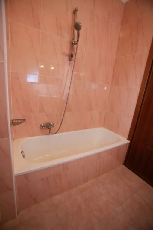 Spacious Flat 50m From the Beach