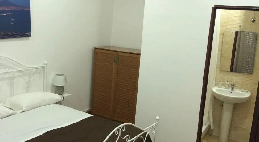 Partenope legend B&B