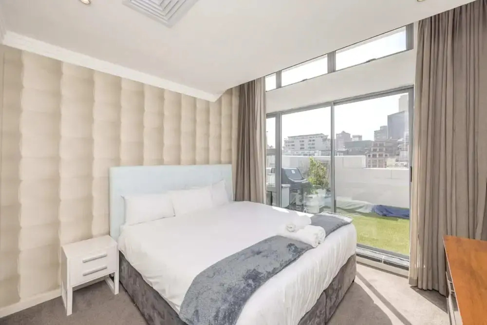 Central and Spacious 1 Bedroom Flat With Swimming Pool