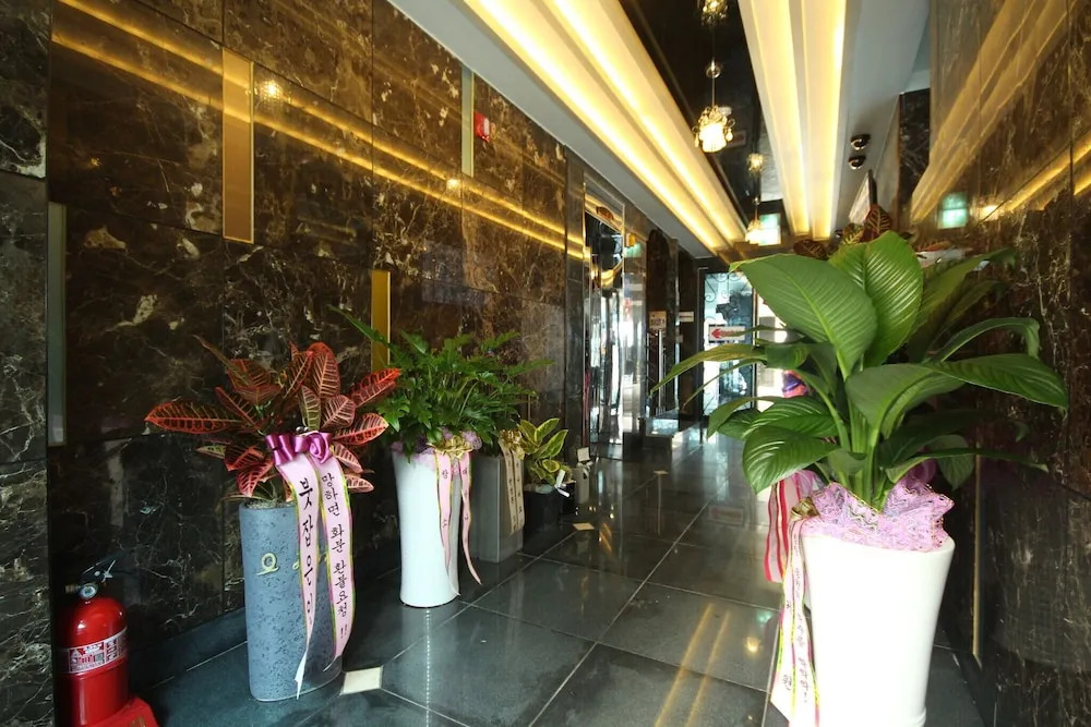 Jinju Hotel Beach