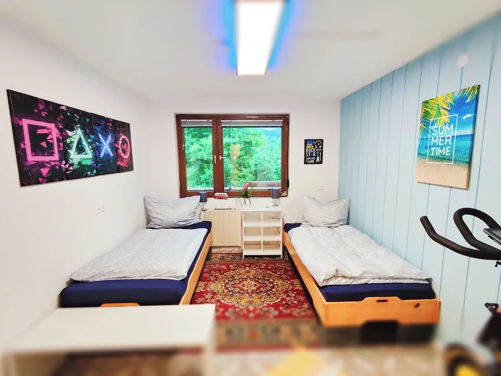 Wellness- Hottub & Sauna- Pet Friendly- Hiking
