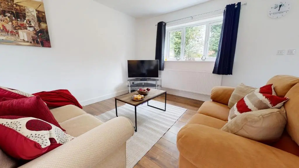 Private Spacious 2 Bedroom, 2 Bathroom & 2 Parking by Srk Accommodation