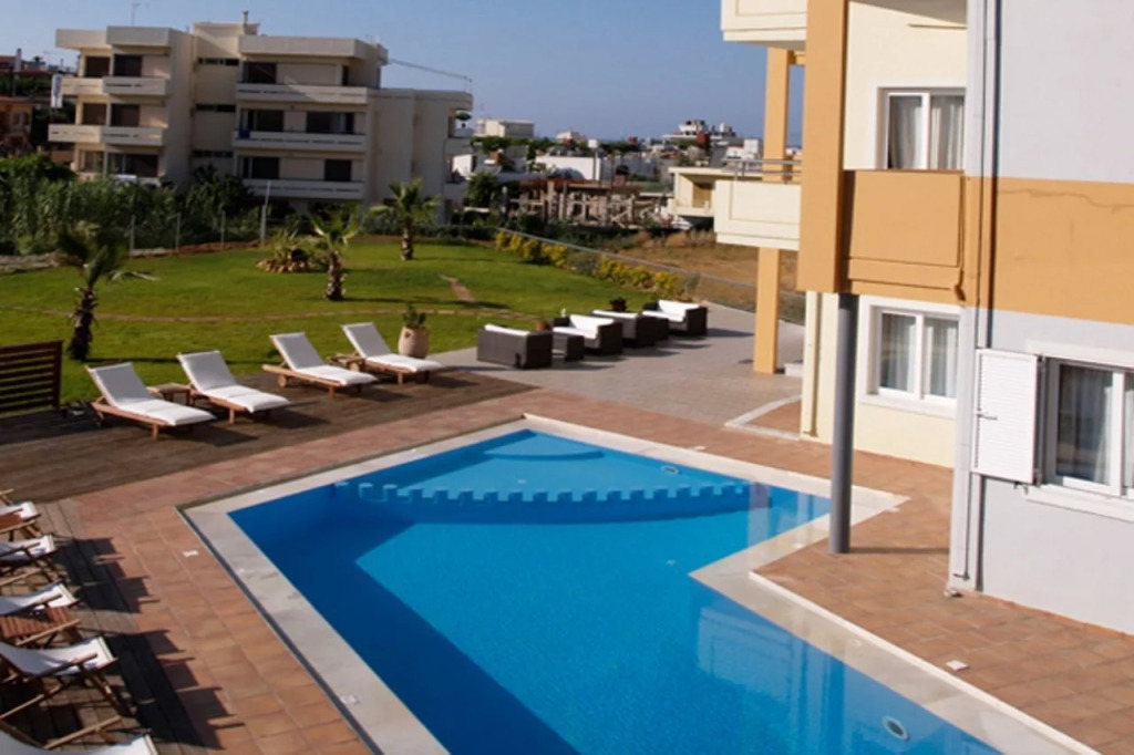Icarus Hotel