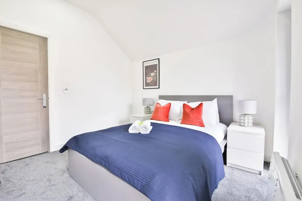 Modern 2 Bed House - Sleeps 4