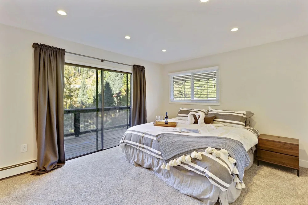 Slopeside Luxury River Chalet by Winter Park Escapes