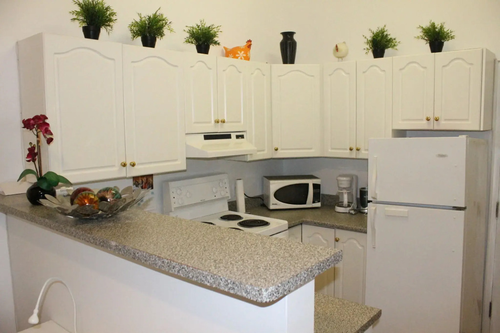 Adib Apartments - 362 Friel St