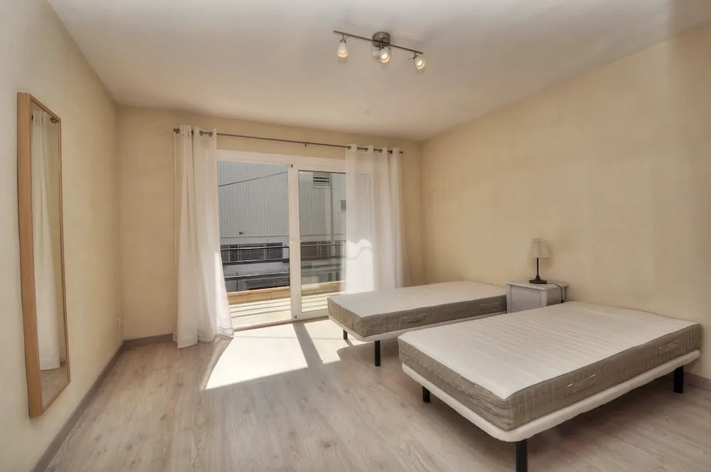 Big Apartment Caprabo