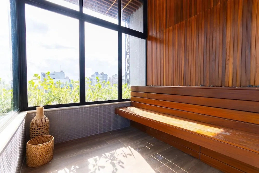 Breeze Residence #302 Beachfront by Carpediem