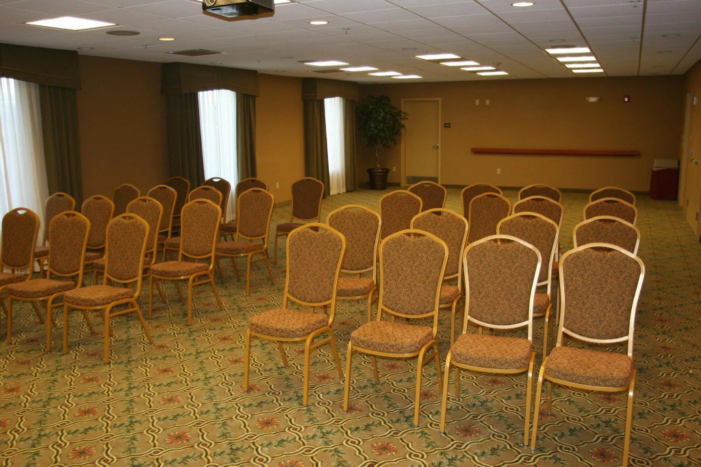 Newly Renovated Hampton Inn Omaha West Lakeside