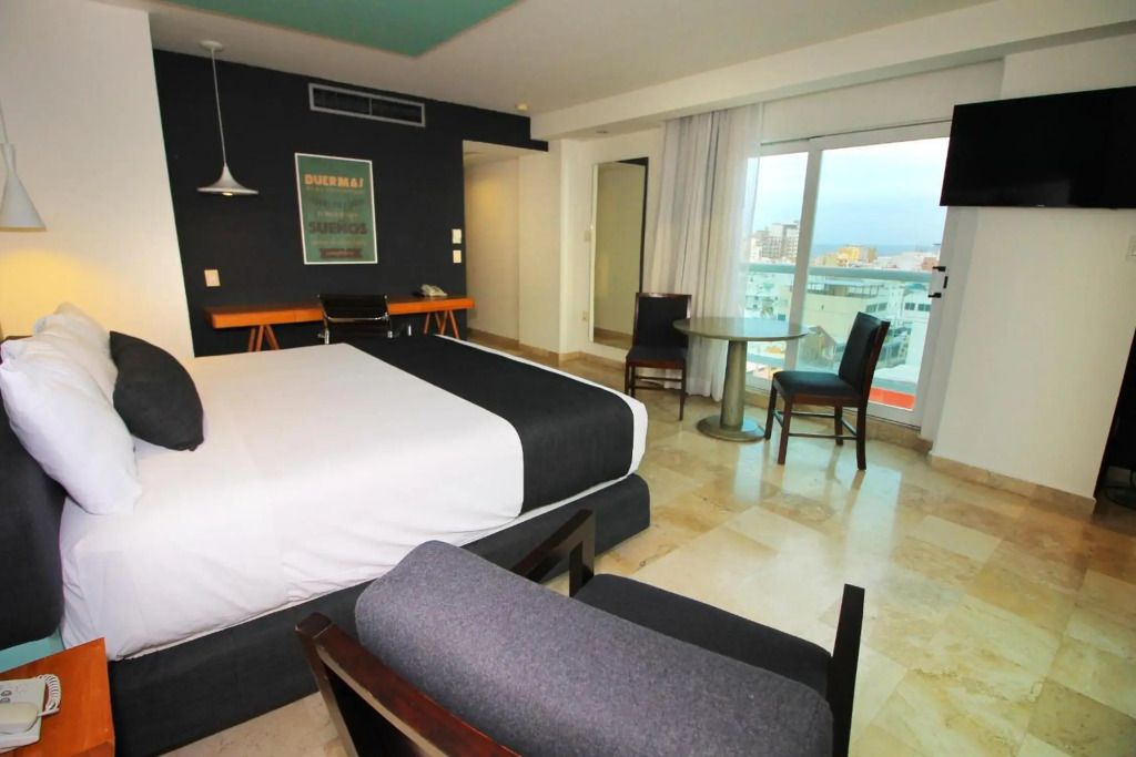 Rivoli Select Hotel