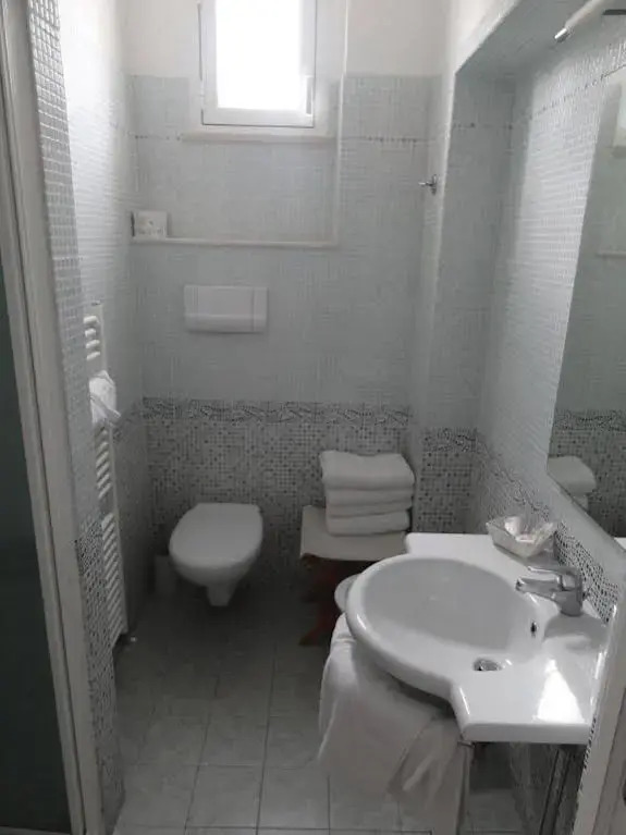 Family Hotel Antibes -50m dal mare