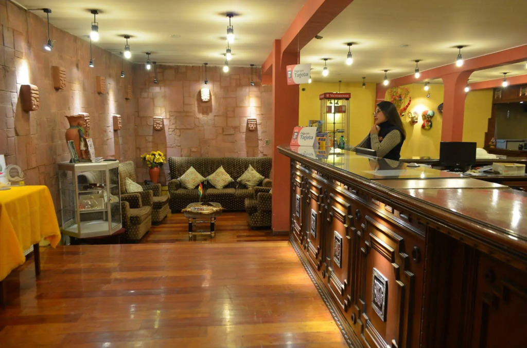 Hotel Cordillera Real