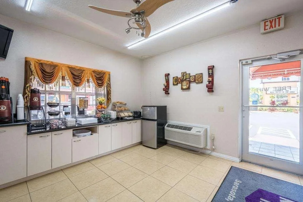 SureStay Hotel by Best Western Sarasota Lido Beach