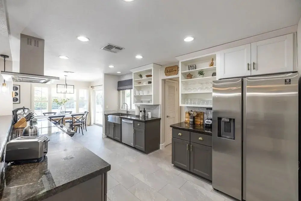 Scottsdale Waltann 3 Bedroom Home by RedAwning