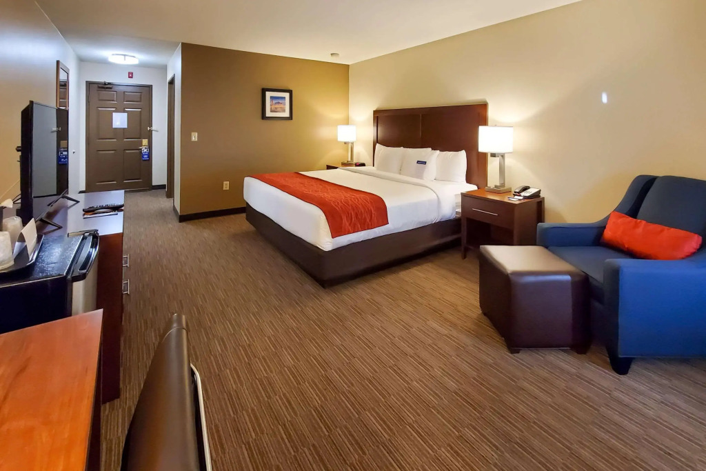 Comfort Inn & Suites Tempe Phoenix Sky Harbor Airport