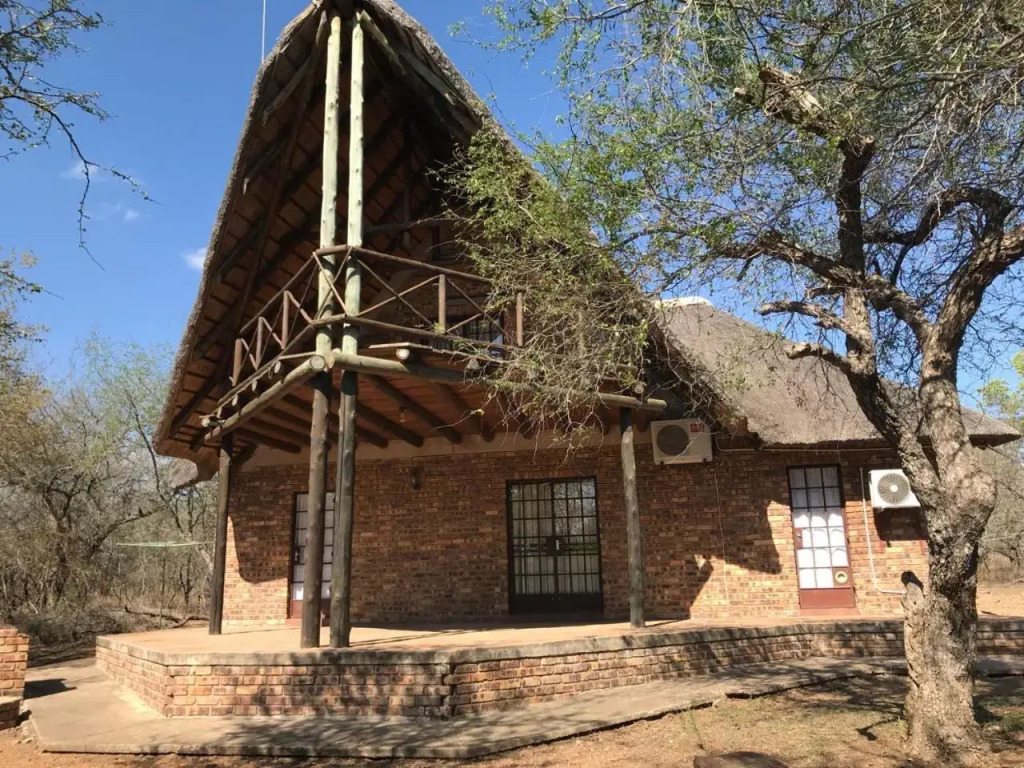Mopani Manor