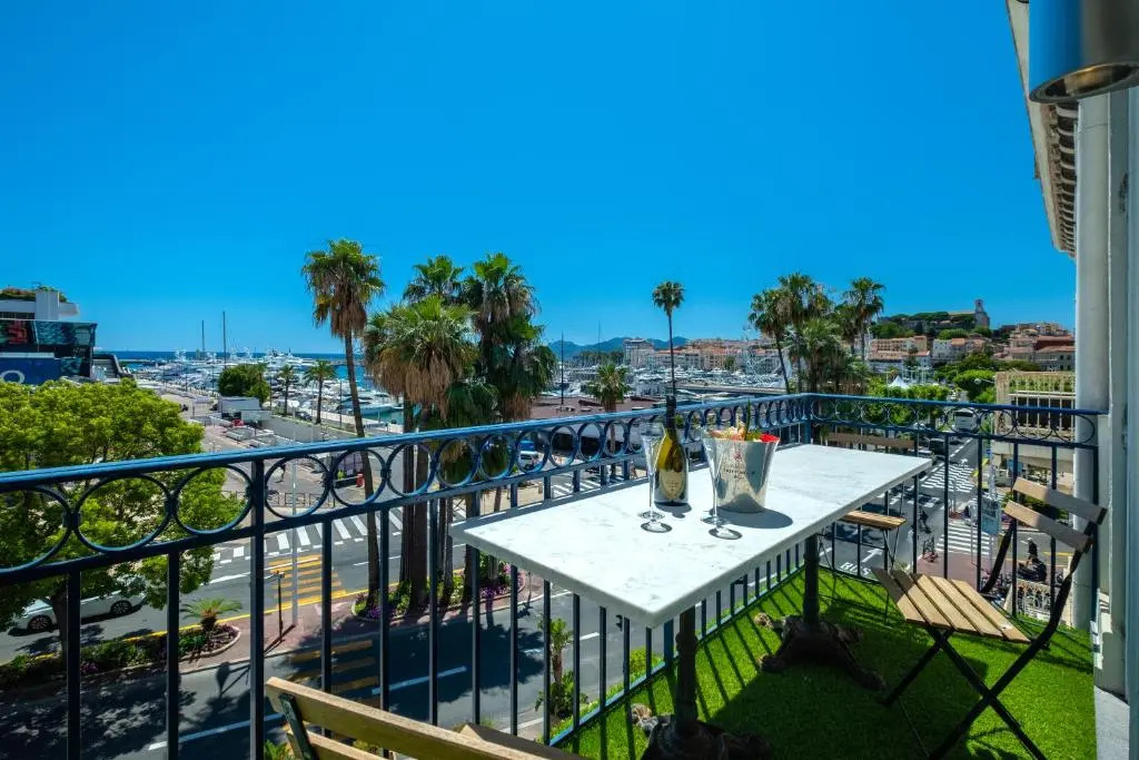 Croisette Luxury Waterfront
