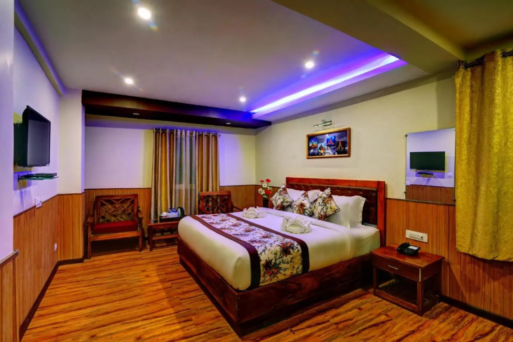 Hotel Golden Tashi Gakhil