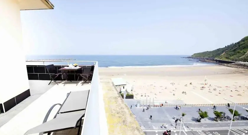 BayQuest | Zurriola Beach