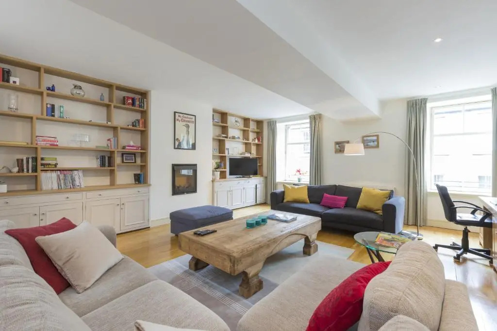 401 Thistle Street Apartment