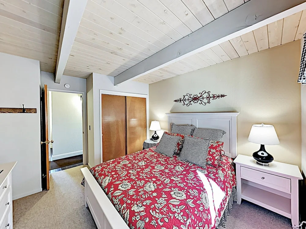New Listing! Modern W/ Pool & Private Garage 4 Bedroom Home