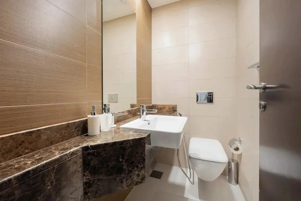 Dubai Marina Sleeps 3 Very Close to the Beach