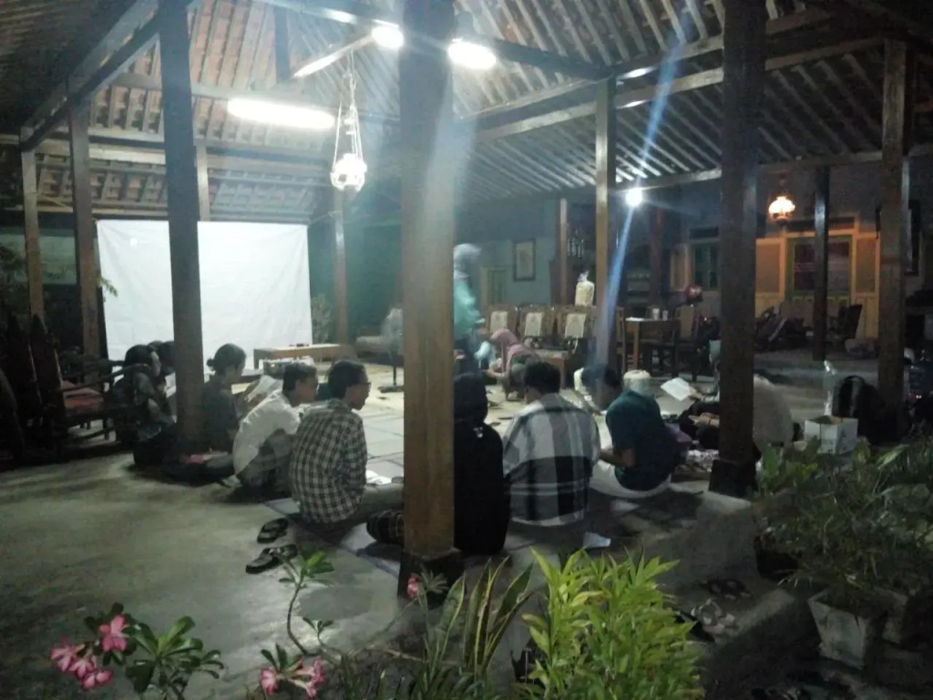 Pendopo Kayuwanan Syariah Near Terminal Giwangan
