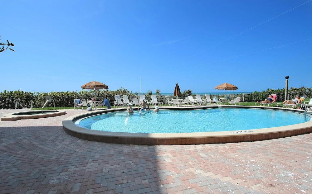Pier House 402