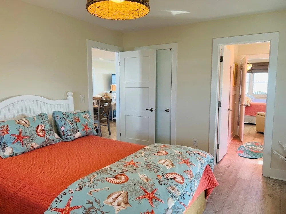 Salty Paradise 4 Bedroom Home by RedAwning
