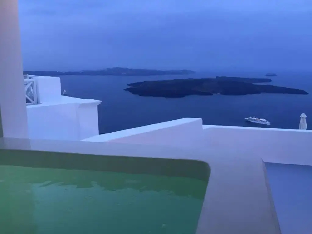 Altana Cliffside Villas