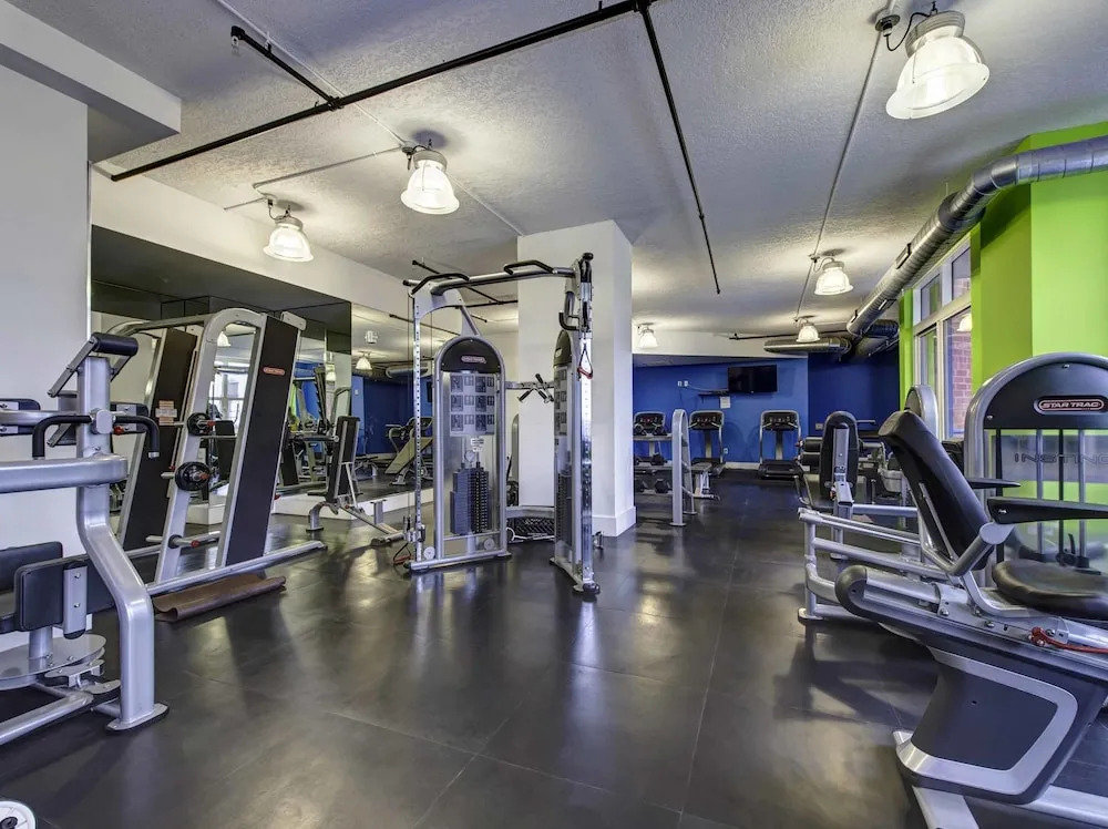 Pelicanstay near Holland Tunnel