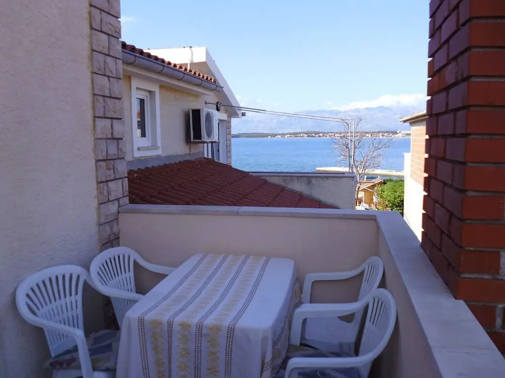 Cozy seaview apartment next to the beach