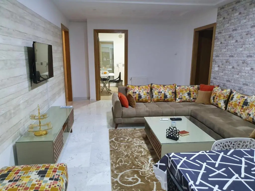 Luxury and Splendid 2 Bedrooms Apartment in Jardin De Carthage Tunis